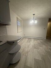 250 Oakland Ave in New Britain, CT - Building Photo - Building Photo