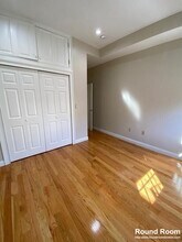 261 W 2nd St in Boston, MA - Foto de edificio - Building Photo