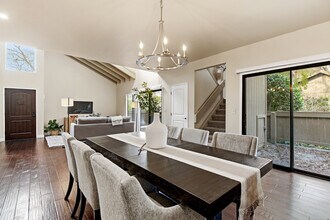 2220 Boyer Dr in Carmichael, CA - Building Photo - Building Photo