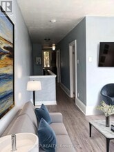 1055 Somerset St W in Ottawa, ON - Building Photo - Building Photo