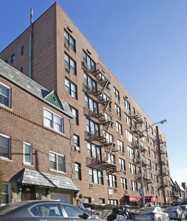 15 Mackay Pl in Brooklyn, NY - Building Photo - Building Photo