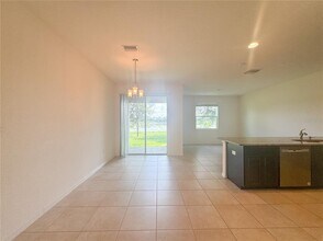 27031 Juniper Bay Dr in Wesley Chapel, FL - Building Photo - Building Photo