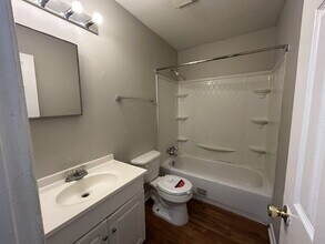 915 Greenbriar Rd in Hinesville, GA - Building Photo - Building Photo