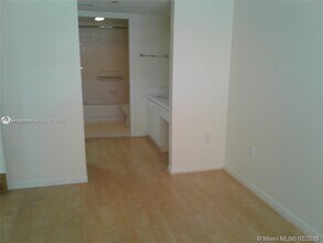 701 SW 142nd Ave in Pembroke Pines, FL - Building Photo - Building Photo