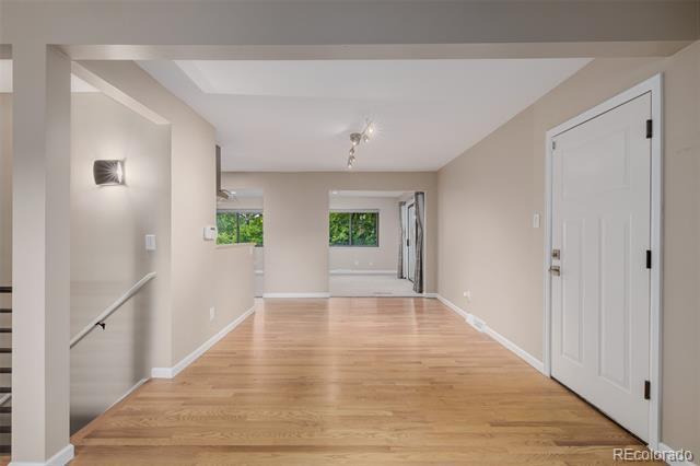 8231 E Lehigh Dr in Denver, CO - Foto de edificio - Building Photo