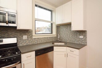 2326 N Rockwell St in Chicago, IL - Building Photo - Building Photo