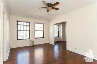 522 W Briar Pl, Unit 4J in Chicago, IL - Foto de edificio - Building Photo