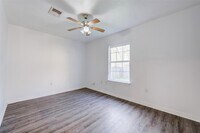 305 E 41st St photo'