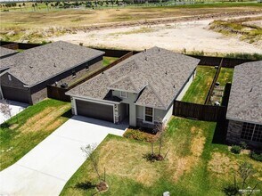21 Chalk Rdg Dr in McAllen, TX - Building Photo - Building Photo