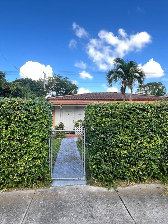 6311 SW 39th St in Miami, FL - Building Photo