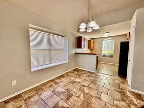 433 Hidden Creek Way in Oklahoma City, OK - Building Photo - Building Photo