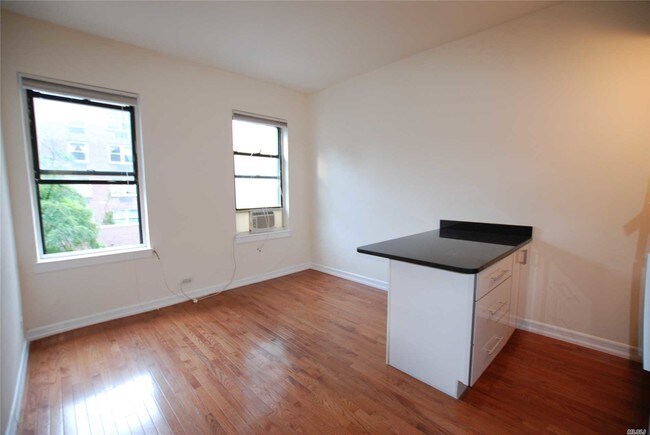100 E 53rd St-Unit -5 in New York, NY - Building Photo - Building Photo