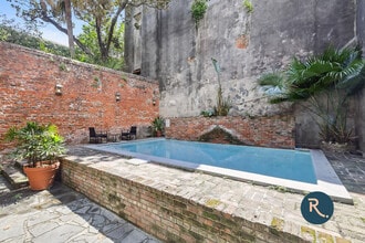 508 Chartres St in New Orleans, LA - Foto de edificio - Building Photo