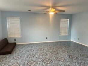 8340 Folkstone Ln in Houston, TX - Building Photo - Building Photo