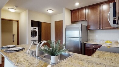 Ondine at Juanita Bay in Kirkland, WA - Foto de edificio - Building Photo