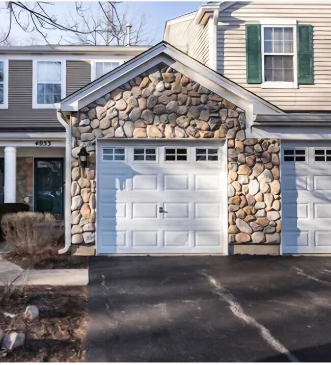 property at 4053 Oak Tree Ln