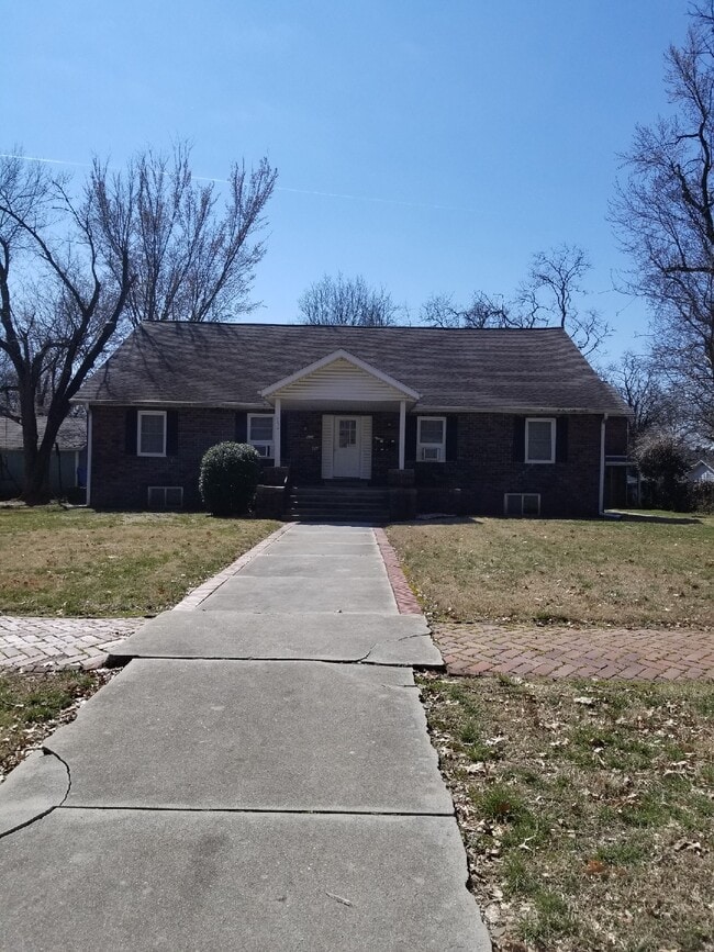 503 W Kansas St, Unit 4