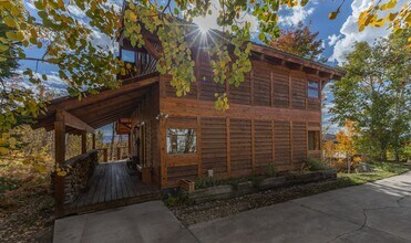 125 Alpine Dr in Steamboat Springs, CO - Building Photo - Building Photo