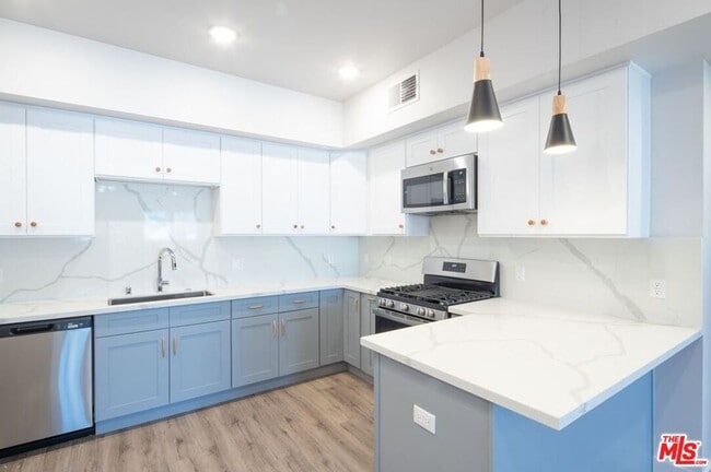 property at 3672 Jasmine Ave