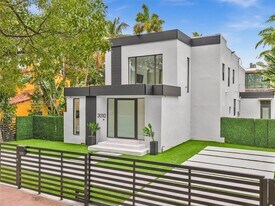 3010 Alton Rd in Miami Beach, FL - Building Photo