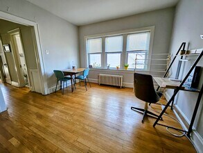 1013 E Center St, Unit 4 in Milwaukee, WI - Building Photo - Building Photo