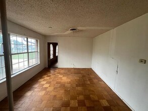 2217 52nd St in Dallas, TX - Foto de edificio - Building Photo