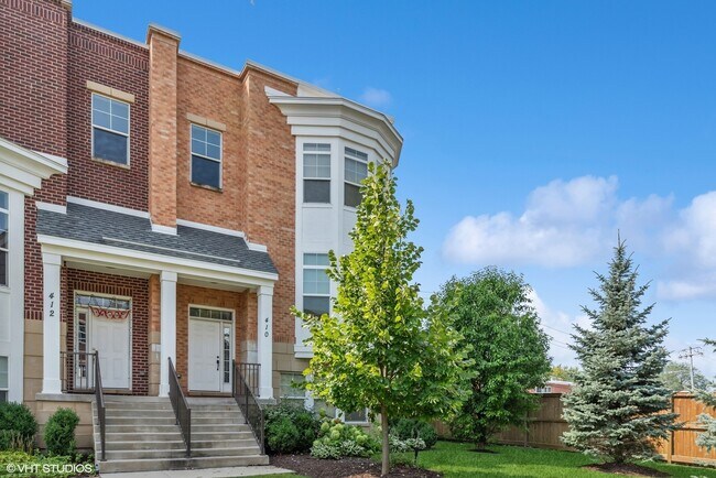 410 S Edward St in Mount Prospect, IL - Building Photo - Building Photo