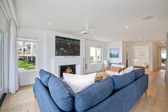 597 S Sierra Ave in Solana Beach, CA - Building Photo - Building Photo