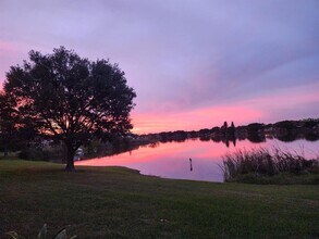 8211 118th Ave N in Largo, FL - Building Photo - Building Photo