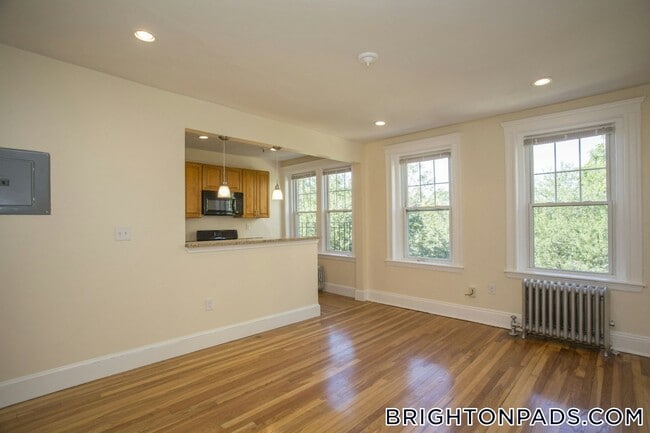 288 Chestnut Hill Ave