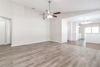 9901 Morris Glen Way in Tampa, FL - Building Photo - Building Photo