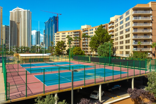 Marie Antoinette Condominiums in Las Vegas, NV - Building Photo - Building Photo