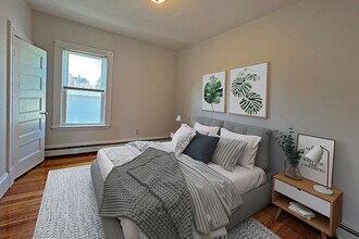 335 Beacon St in Somerville, MA - Foto de edificio - Building Photo