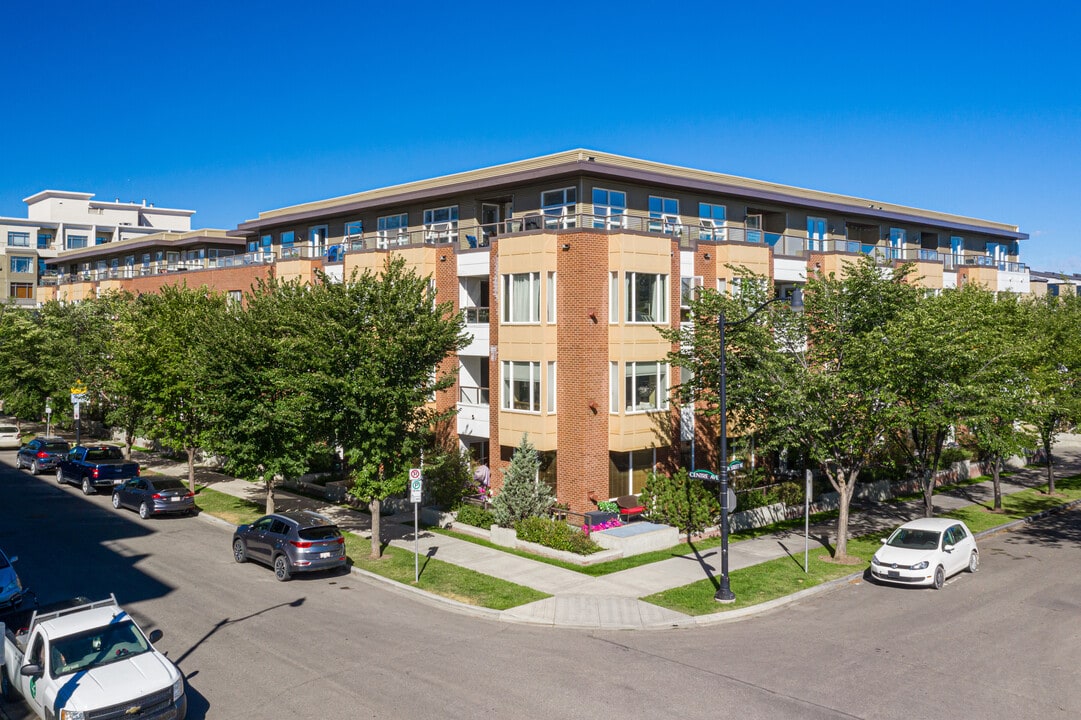 BELLA LUSSO in Calgary, AB - Building Photo