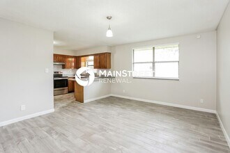 6775 Rivercrest Dr in Jacksonville, FL - Building Photo - Building Photo