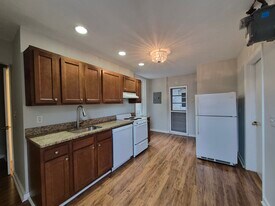 214 Hanover St, Unit 3 in Boston, MA - Building Photo