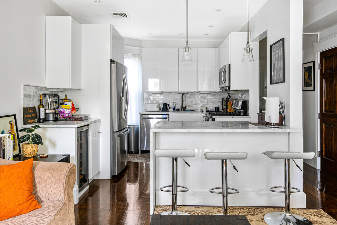 46 Cameron St, Unit 3 in Brookline, MA - Building Photo