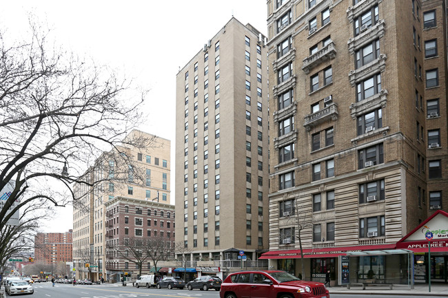 Plimpton Hall in New York, NY - Foto de edificio - Building Photo