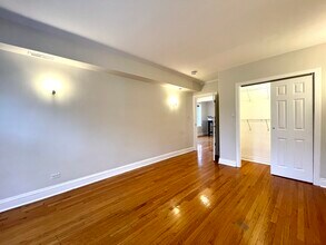 2839 W Nelson St, Unit 2 in Chicago, IL - Building Photo - Building Photo