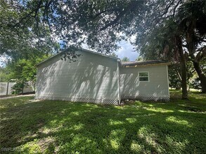 2371 Lafayette St in Ft. Myers, FL - Building Photo - Building Photo