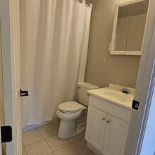 77 American Legion Hwy in Westport, MA - Building Photo - Building Photo