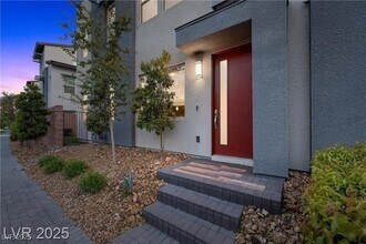 11325 Gravitation Dr in Las Vegas, NV - Foto de edificio - Building Photo