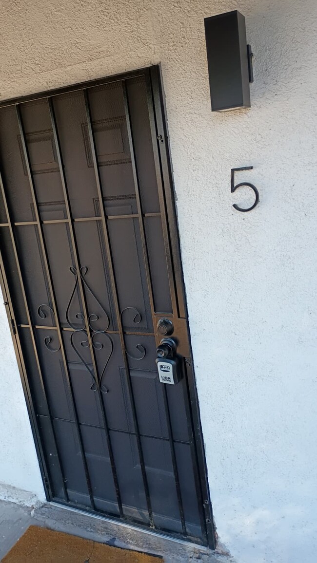 Garden Lofts on President in Tucson, AZ - Foto de edificio - Building Photo