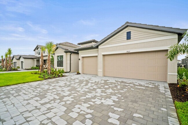 10617 Timber Creek Dr in Ft. Myers, FL - Building Photo - Building Photo