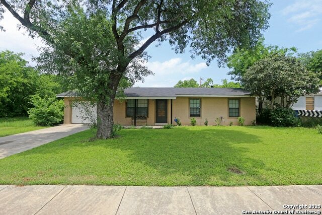 6827 Biscayne Dr, Unit Private Bedroom in San Antonio, TX - Building Photo
