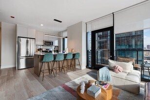 1125 W Van Buren St, Unit SI ID1029620P in Chicago, IL - Building Photo