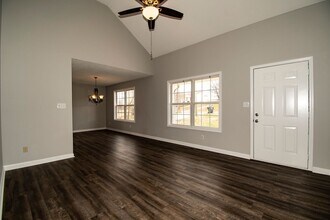 912 Granny White Rd in Clarksville, TN - Building Photo - Building Photo