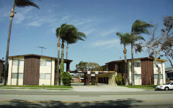 2607-2611 W Carson St in Torrance, CA - Building Photo