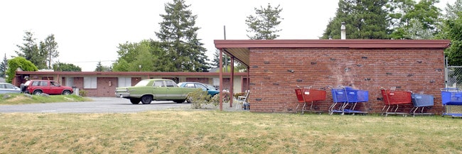 Willow Village Apartments in Tacoma, WA - Building Photo - Building Photo