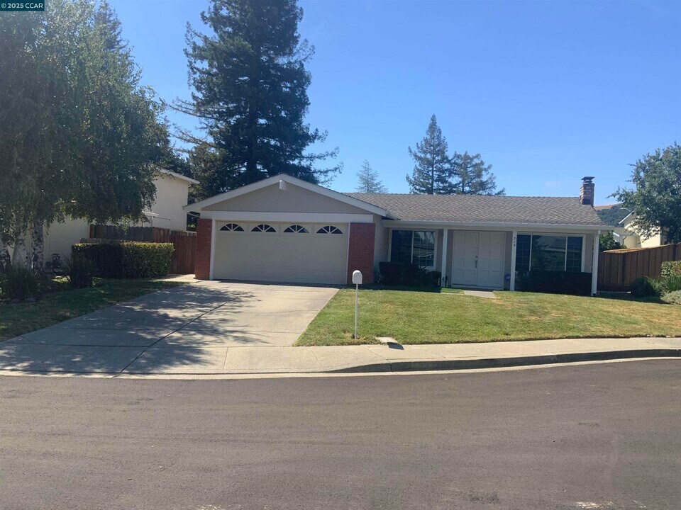 315 Cindy Ct in San Ramon, CA - Building Photo